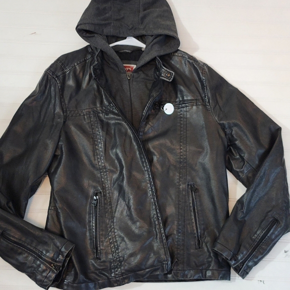 Sold - Picture 2 of 3